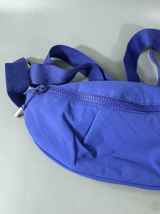 Athleta Kinetic Waist Bag Belt Fanny Pack Adjustable Strap Travel Nylon Blue - Picture 2 of 15